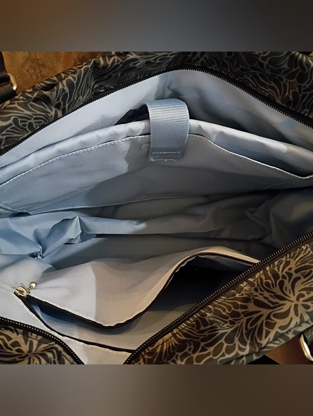 Baggallini True Classic Overnight Expandable Laptop Tote - Picture 5 of 10